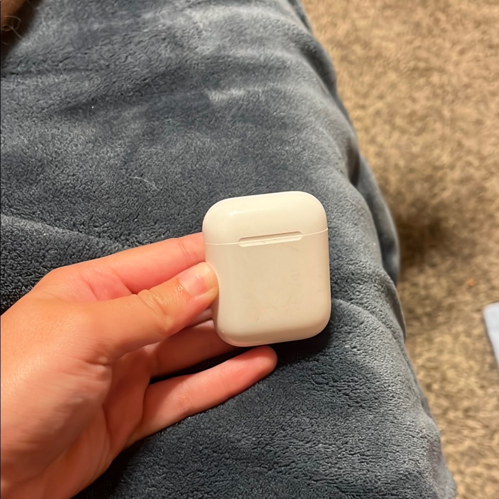 Apple Earbud Headphones in White